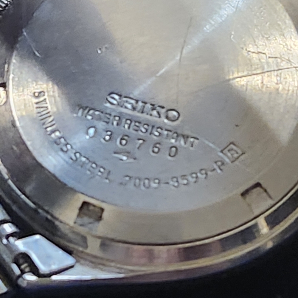 Vintage Seiko 7009-3599 17 Jewel mens watch 1990 Y2K - Picture 6 of 9